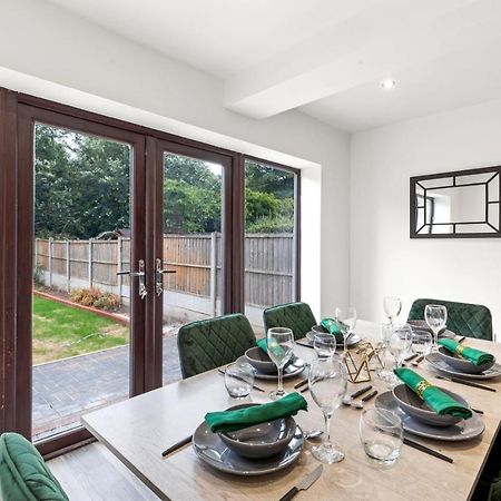 Walsall - 4 Bedroom House, Wi-Fi, Garden , Sleeps 8 - Jrr Stays Bescot Exterior foto