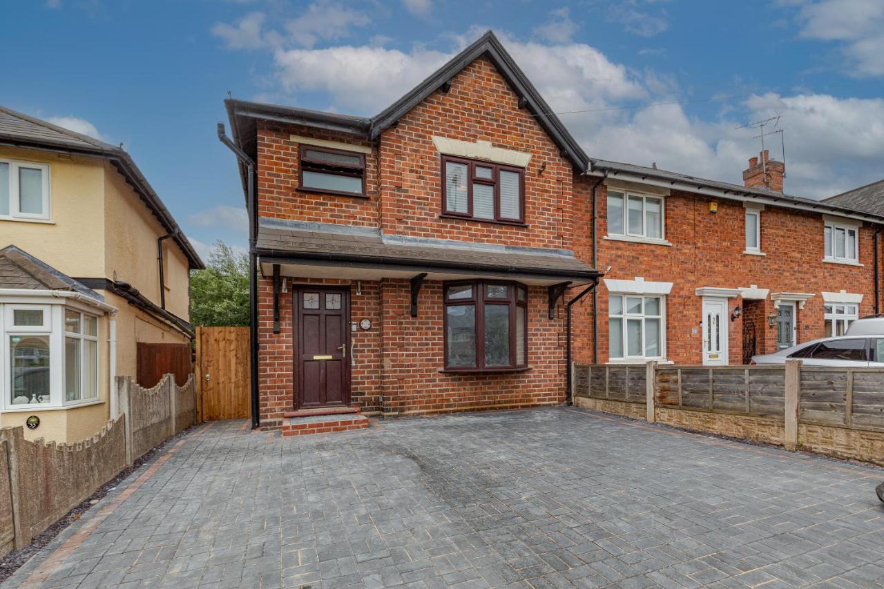 Walsall - 4 Bedroom House, Wi-Fi, Garden , Sleeps 8 - Jrr Stays Bescot Exterior foto