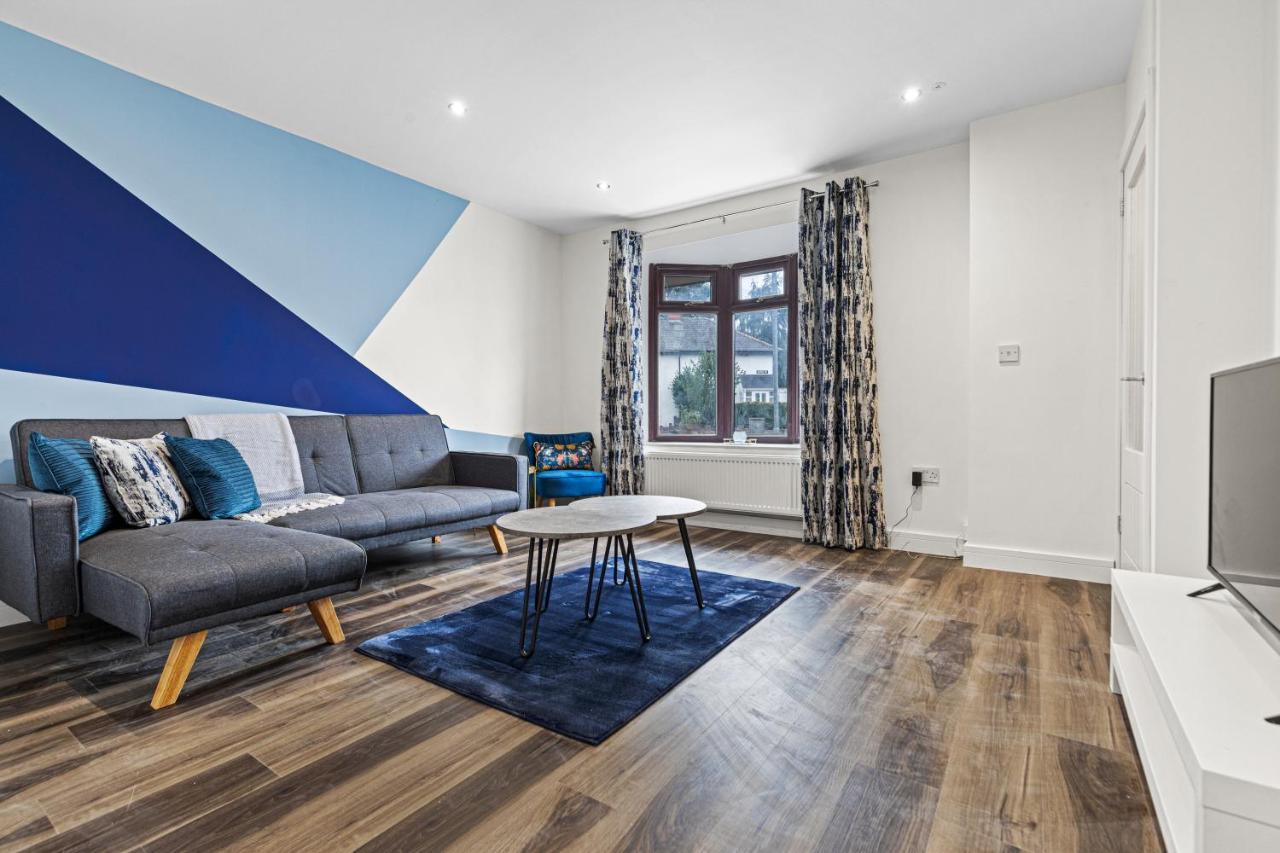 Walsall - 4 Bedroom House, Wi-Fi, Garden , Sleeps 8 - Jrr Stays Bescot Exterior foto